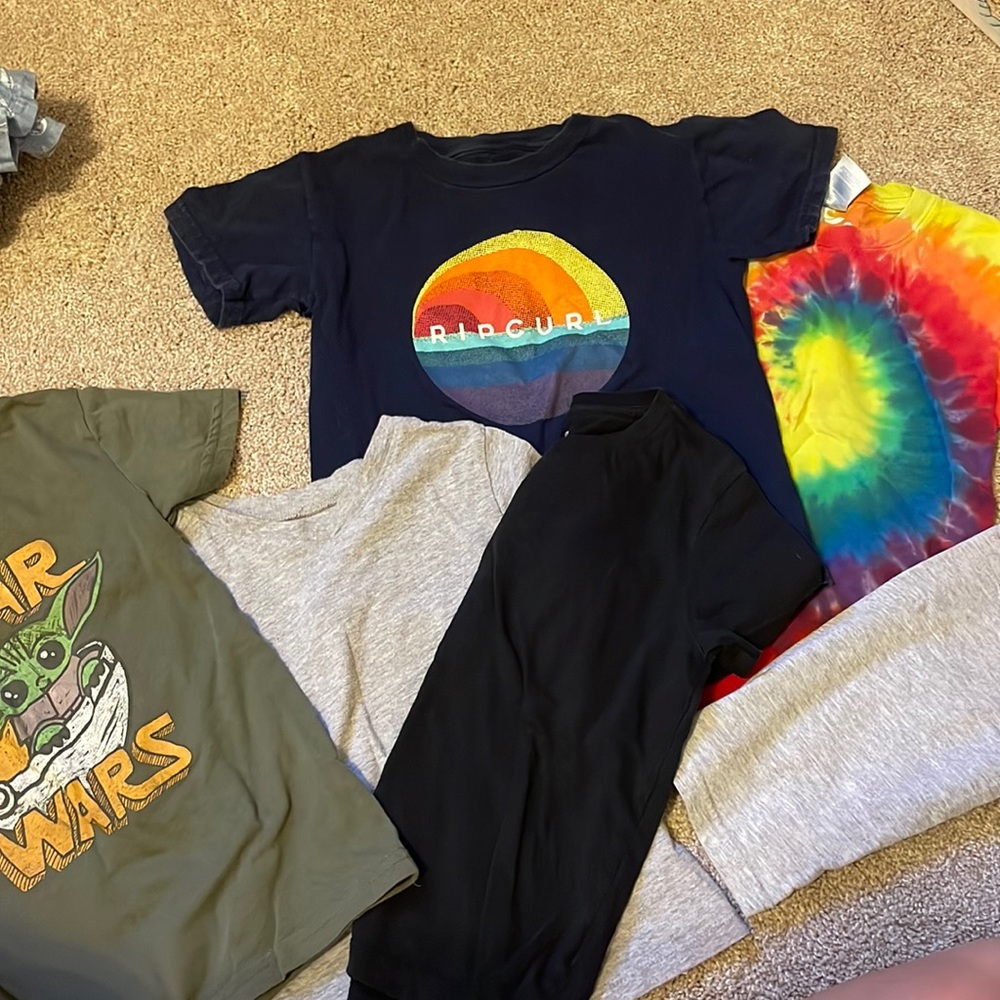 8 shirts and 8 bottoms for size 5 boy
